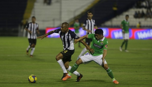 Lee más sobre el artículo Alianza Lima cayó 2-0 ante Audax Italiano en 'Noche Blanquiazul'