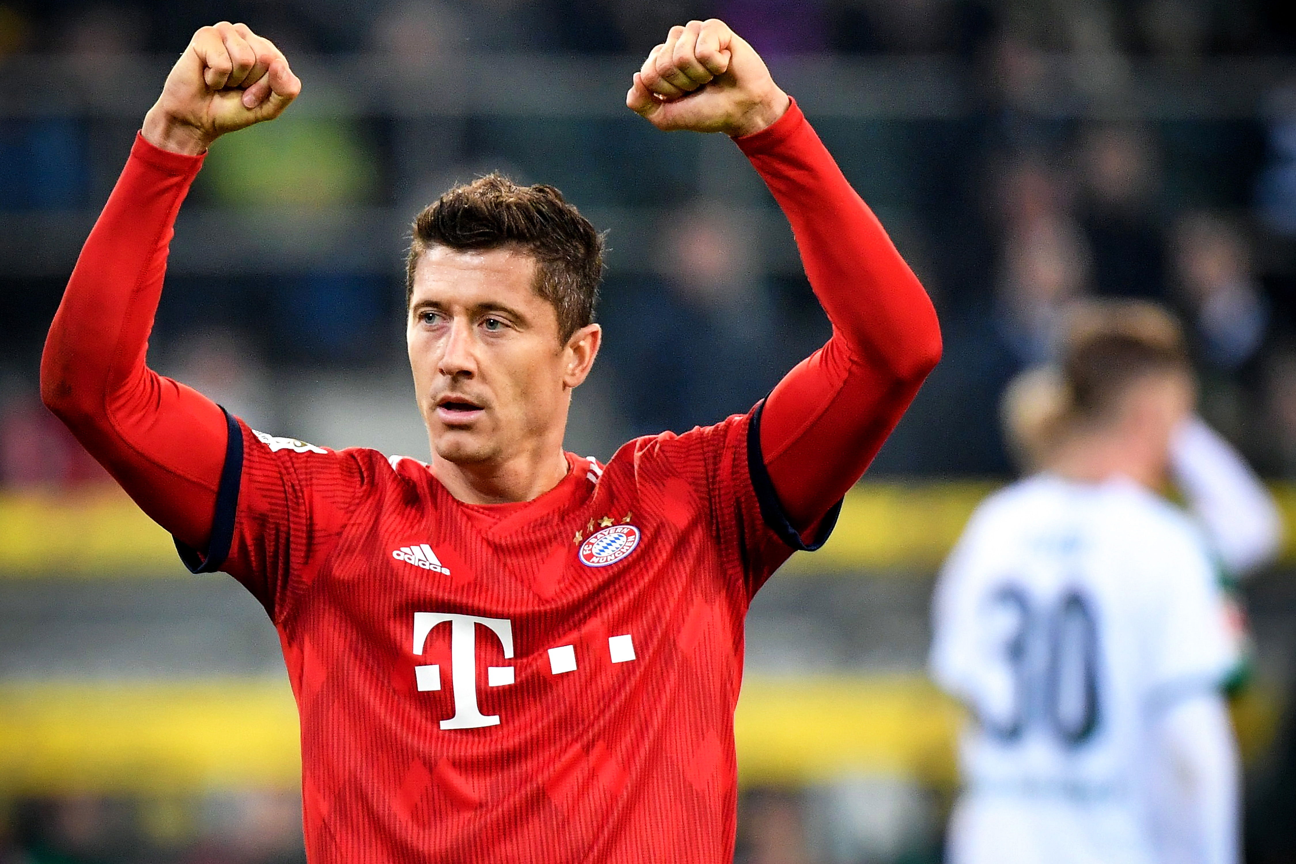 Lee más sobre el artículo Bundesliga: Bayern alcanzó la línea del Dortmund… Y Lewandowski la de Pizarro