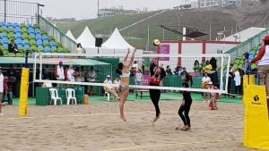 Lee más sobre el artículo Lima 2019: Perú se estrena con contundente triunfo en vóley-playa femenino
