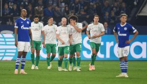 Lee más sobre el artículo Bundesliga: Werder Bremen con Pizarro se acerca a la punta